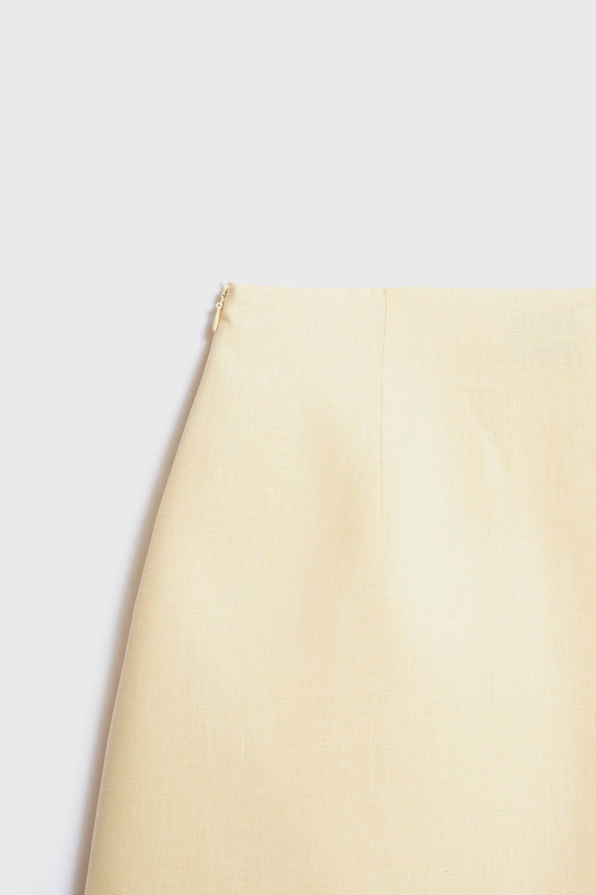 LIGHT YELLOW