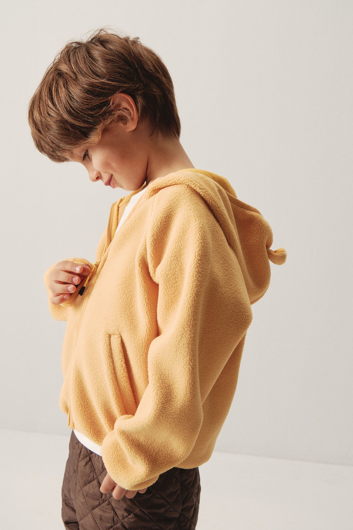 LIGHT YELLOW
