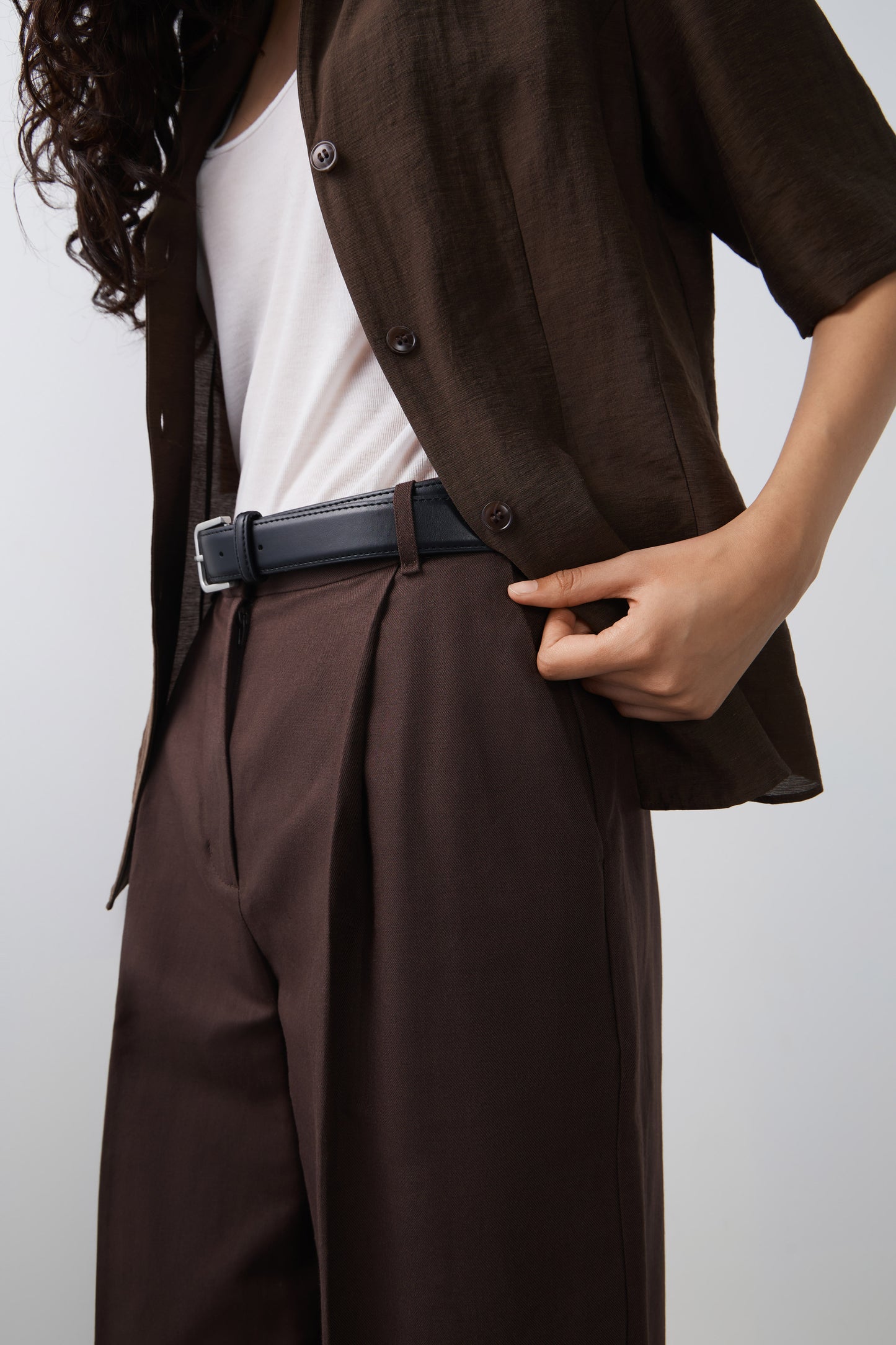 DARK BROWN