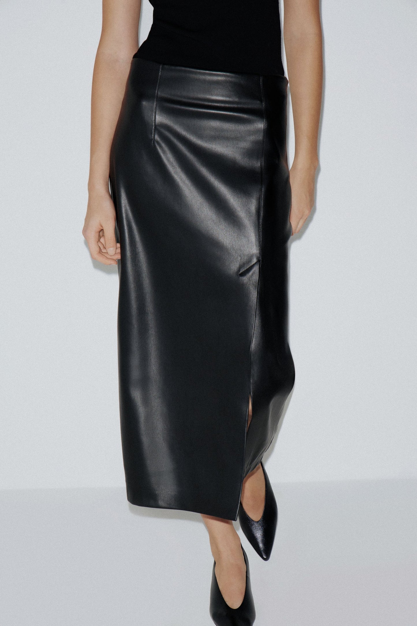 FAUX LEATHER PENCIL SKIRT