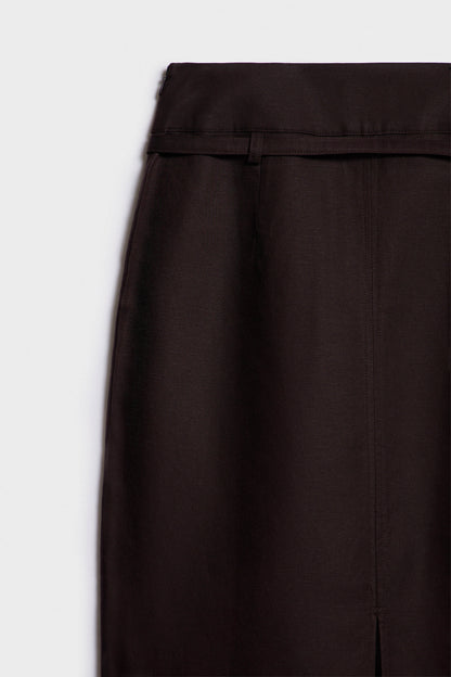 DARK BROWN