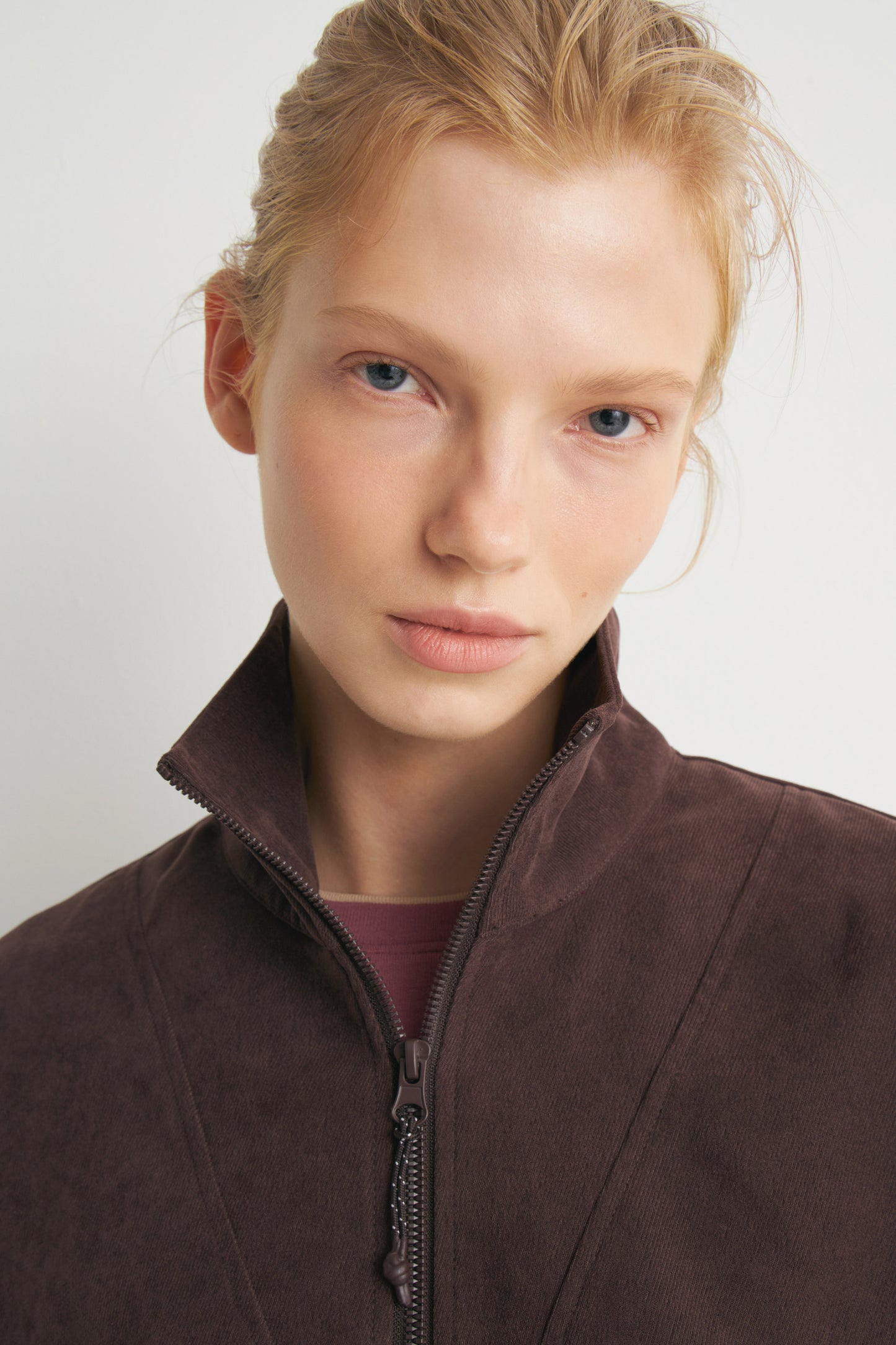 DARK BROWN