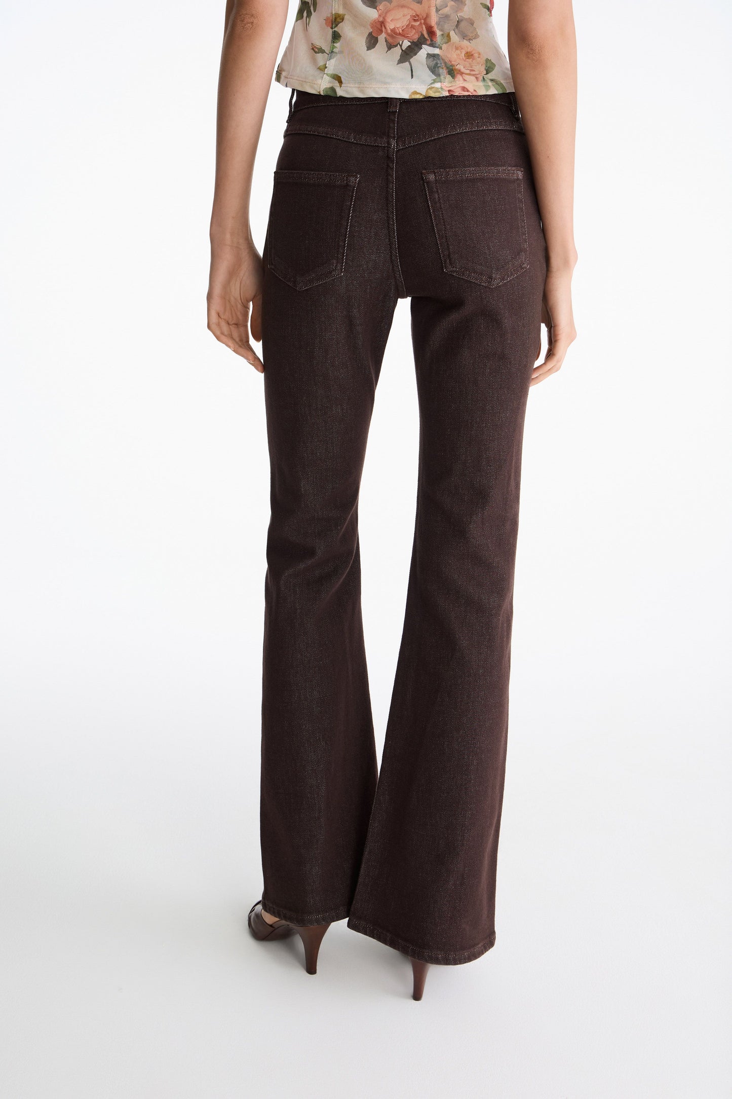 DARK BROWN
