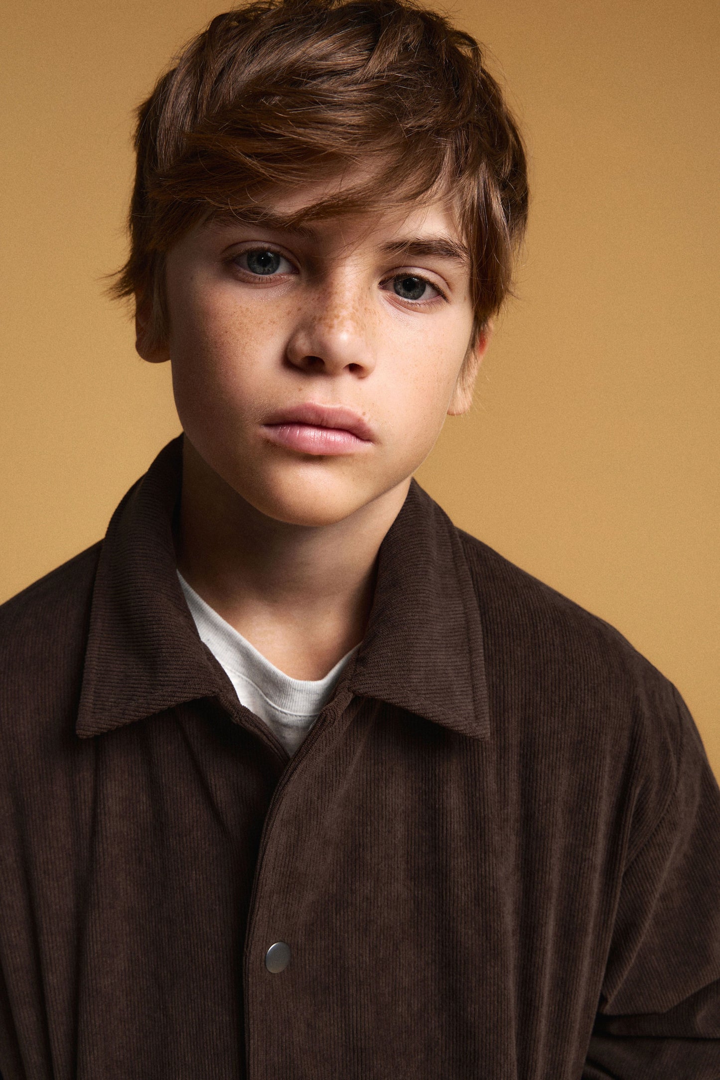 DARK BROWN