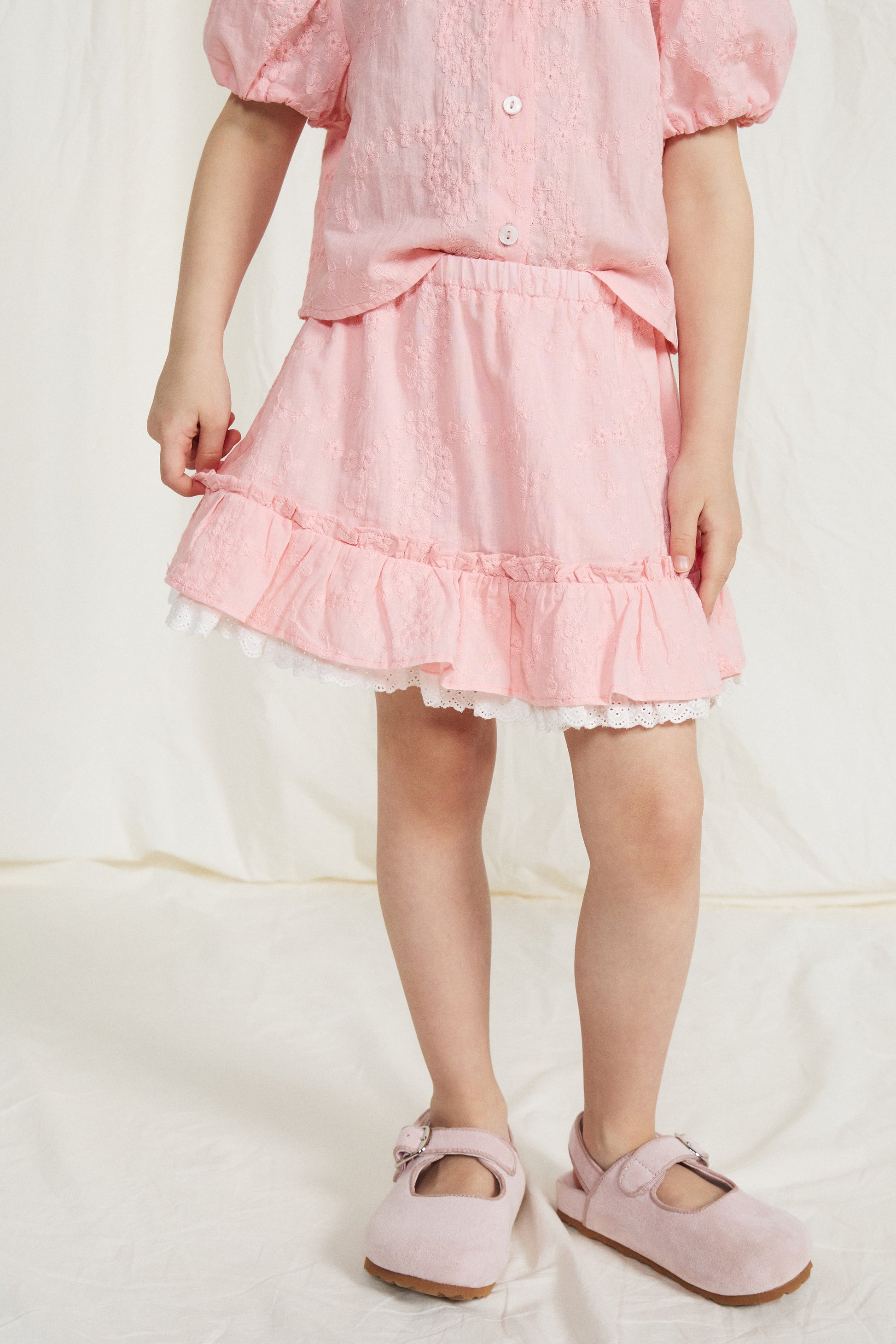 LIGHT PINK