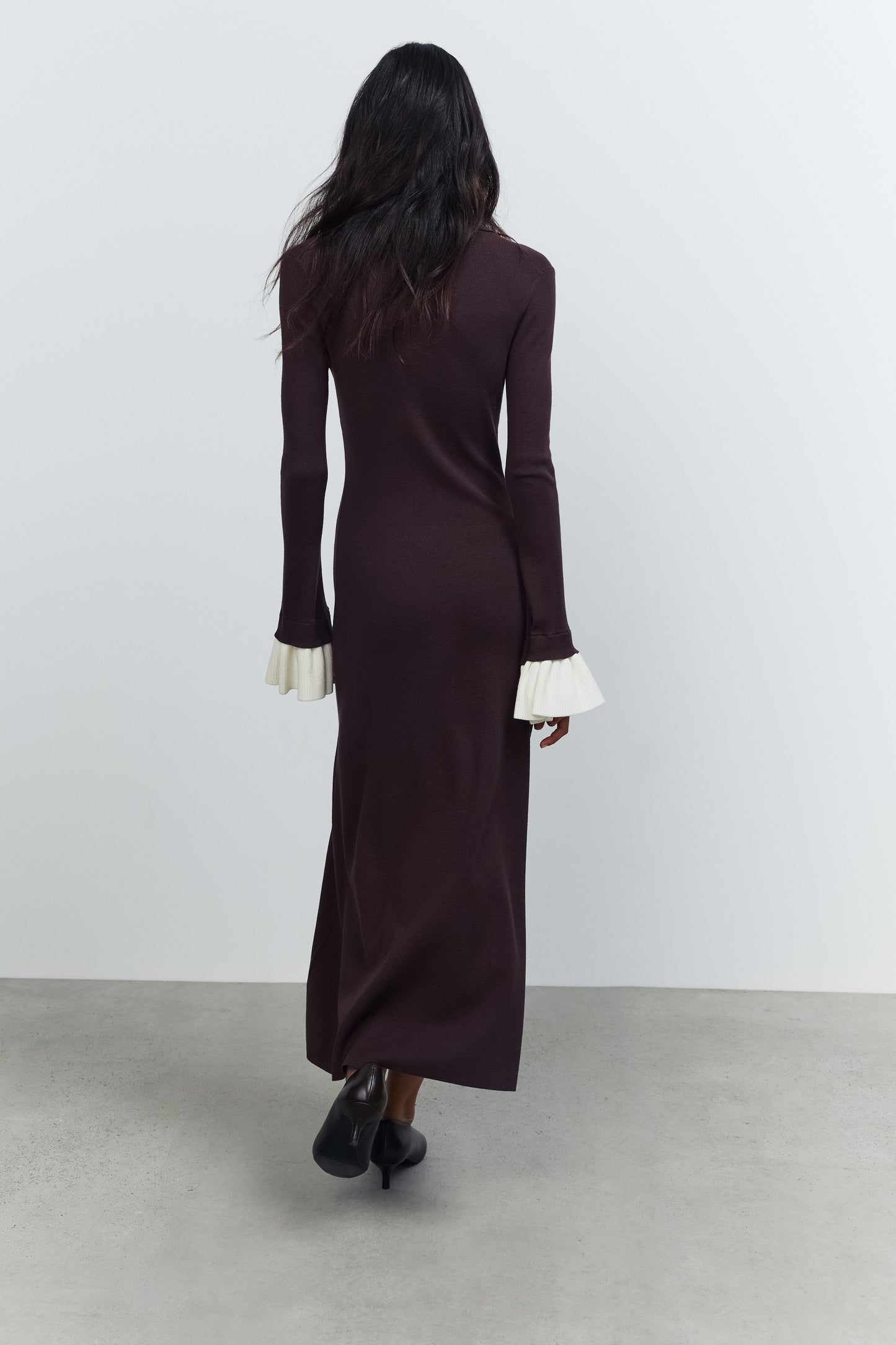 DARK BROWN