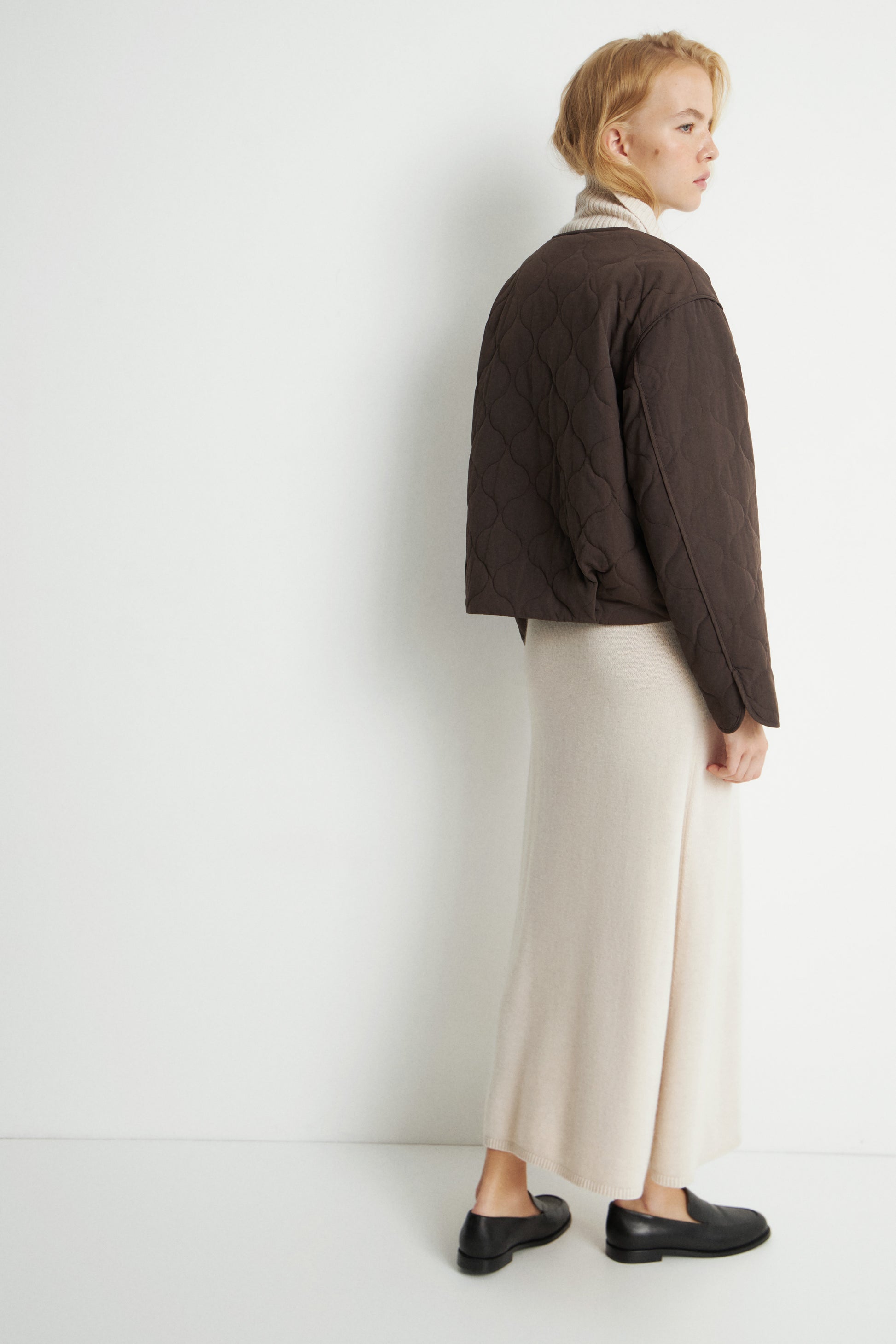 DARK BROWN