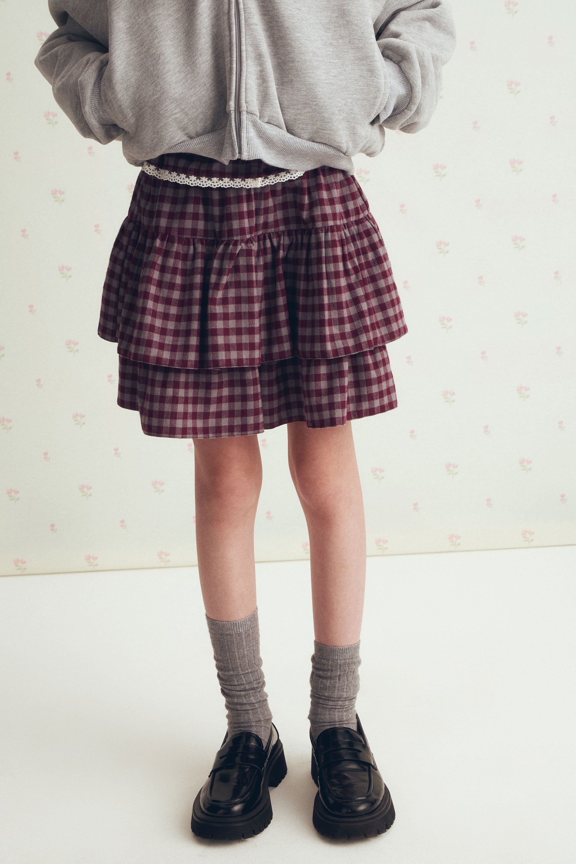 GREY/RED