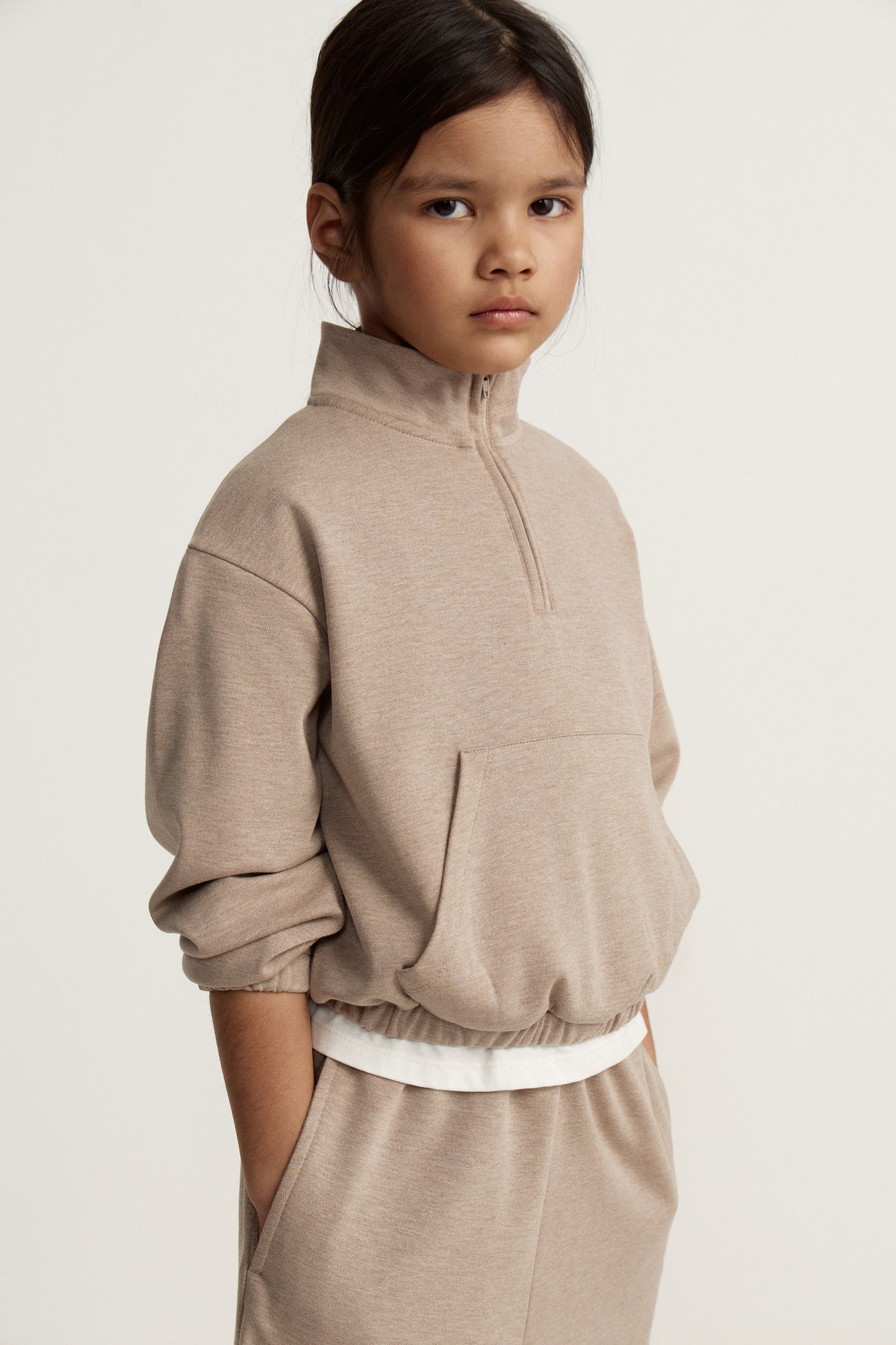 GREY BEIGE