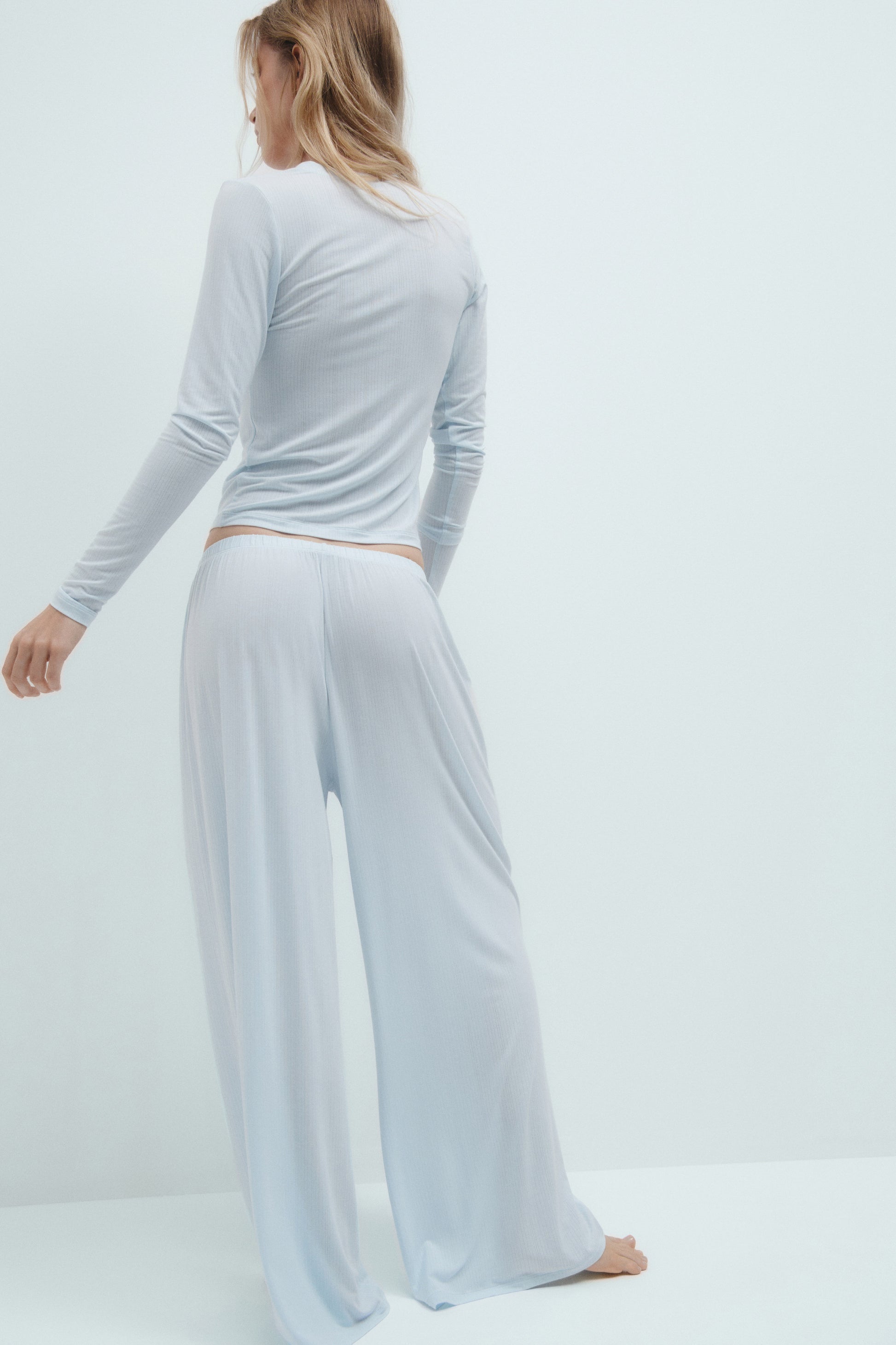 LIGHT BLUE