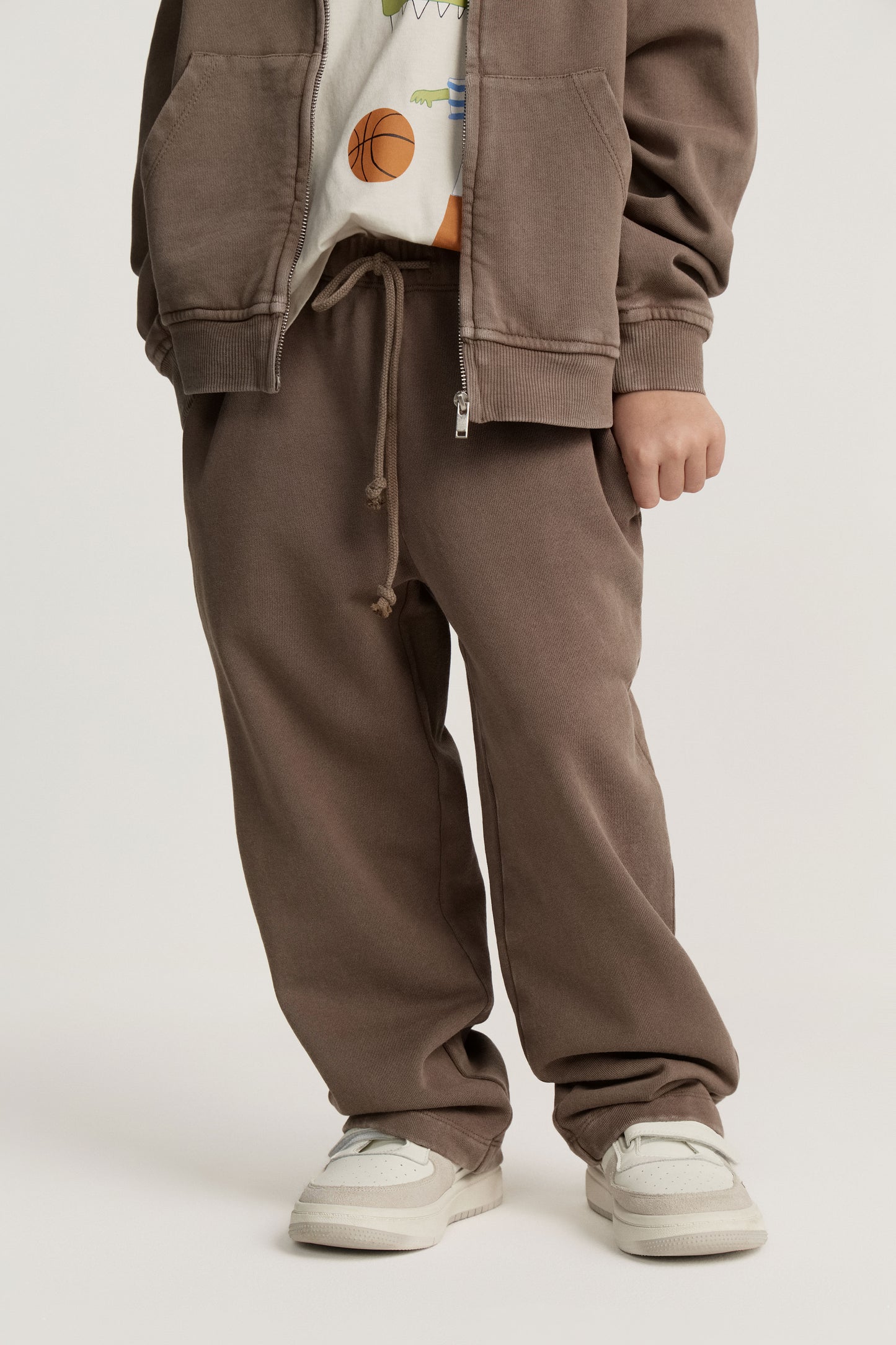 GRAY BROWN