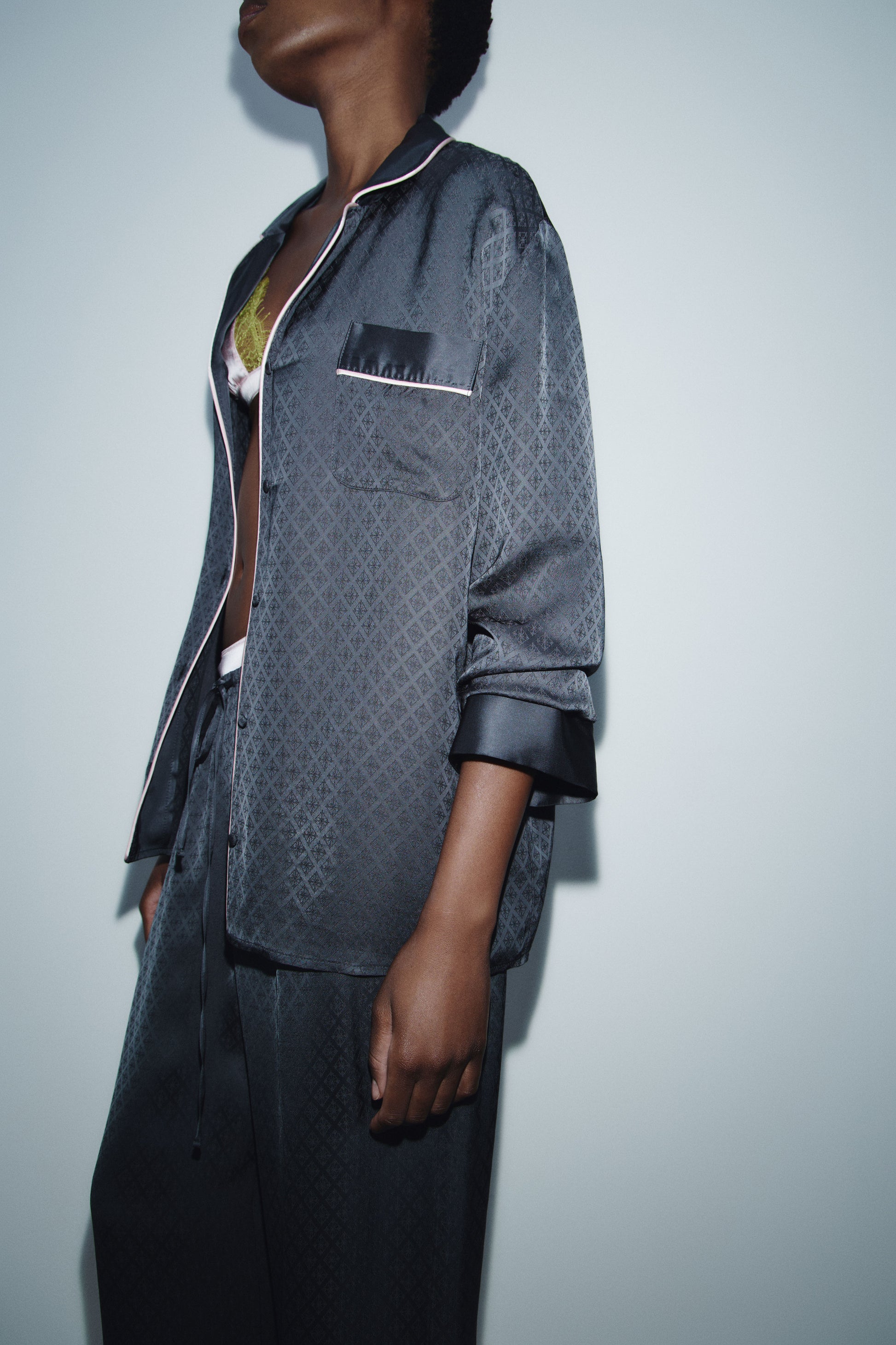 ANTHRACITE GREY