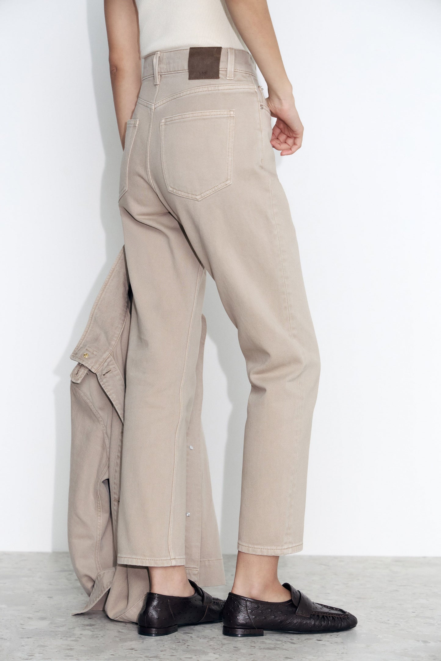 BEIGE