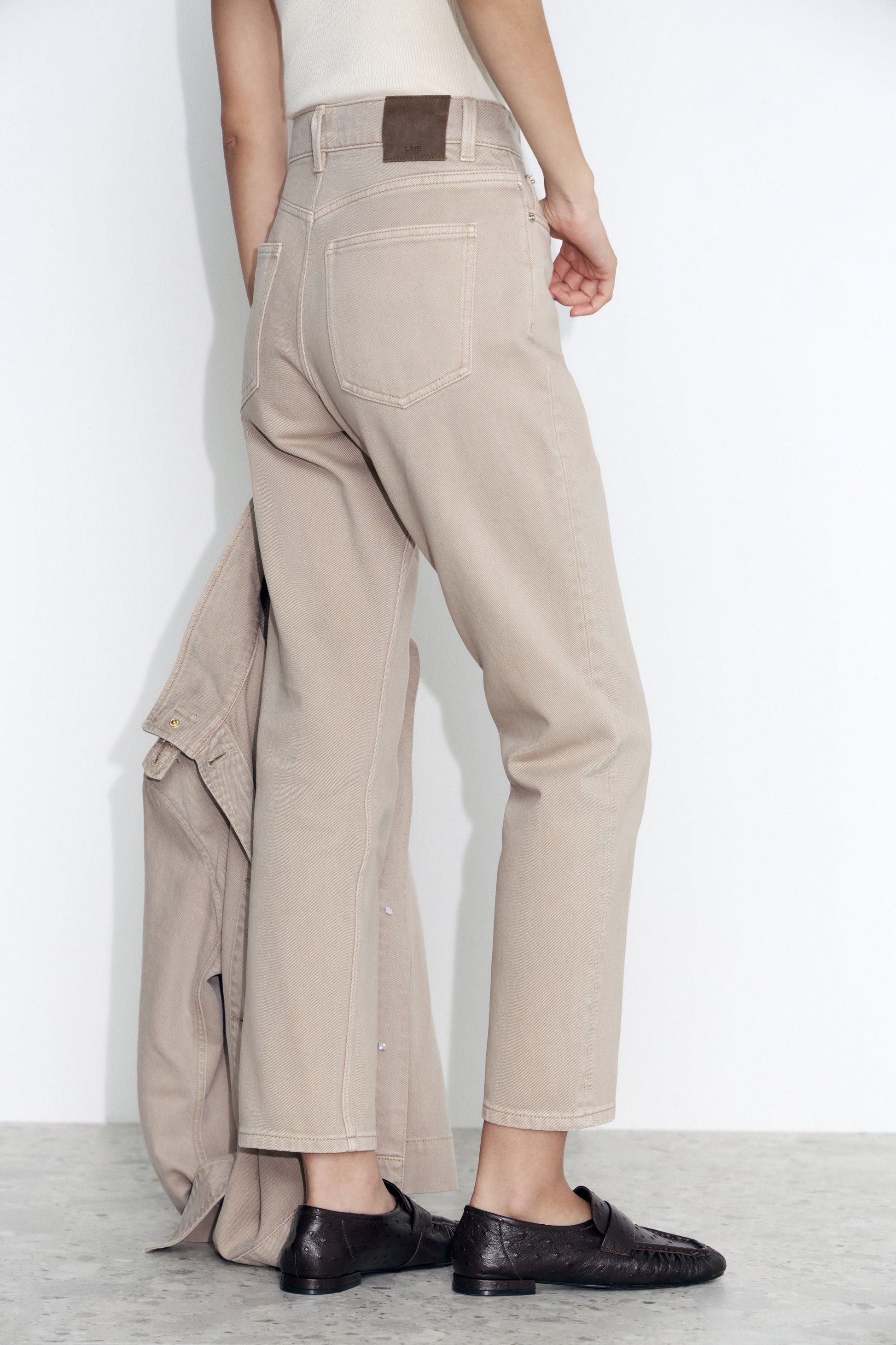 BEIGE