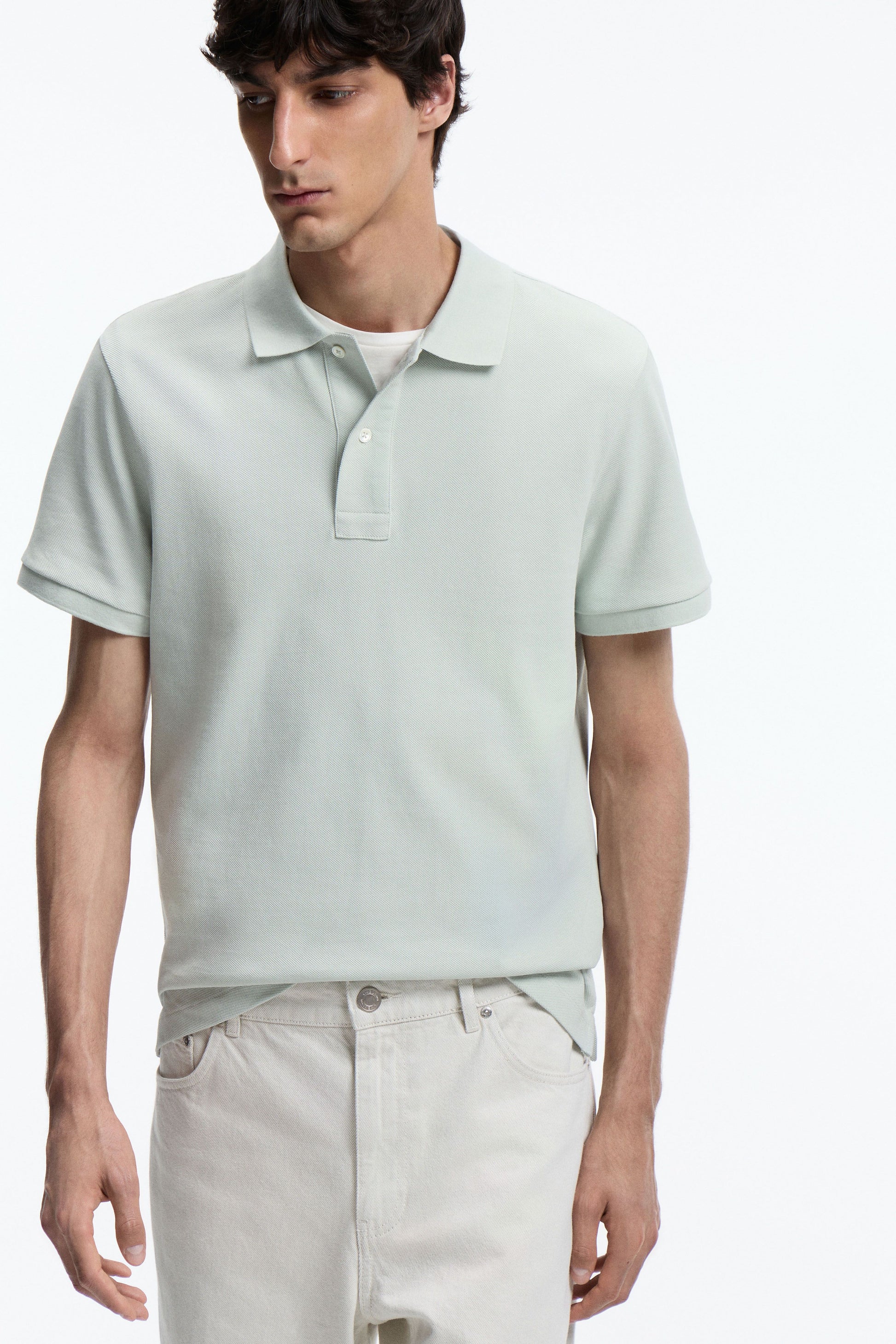 LIGHT GREEN