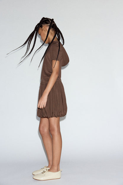 DARK BROWN