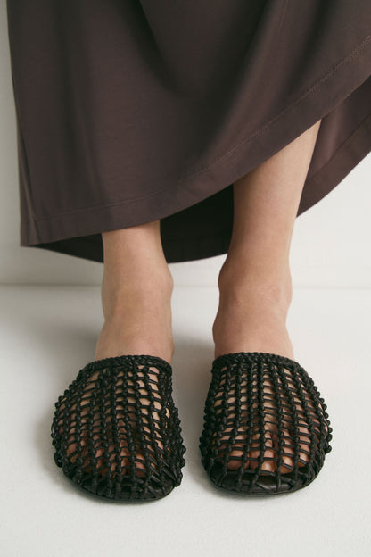 DARK BROWN
