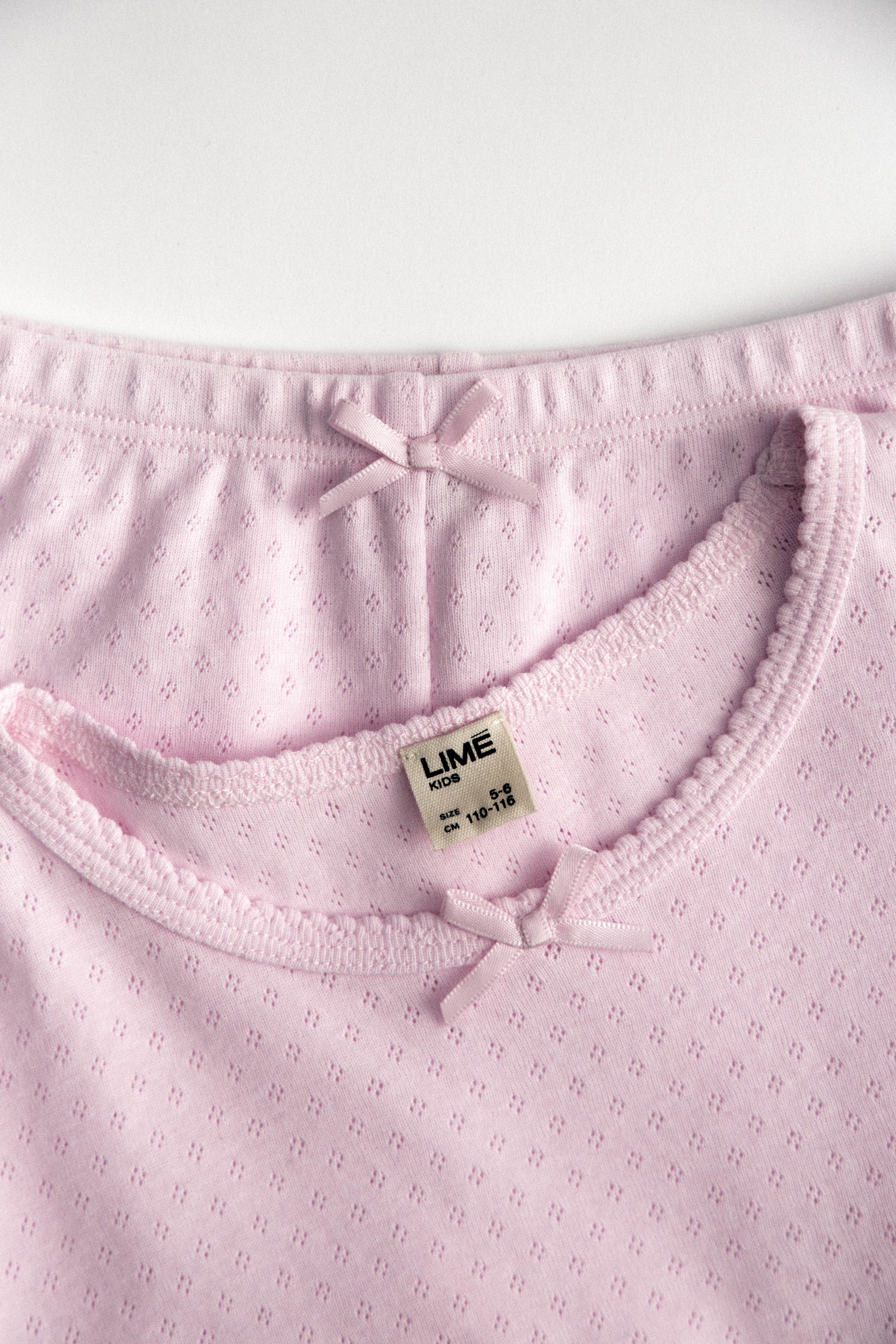 LIGHT PINK