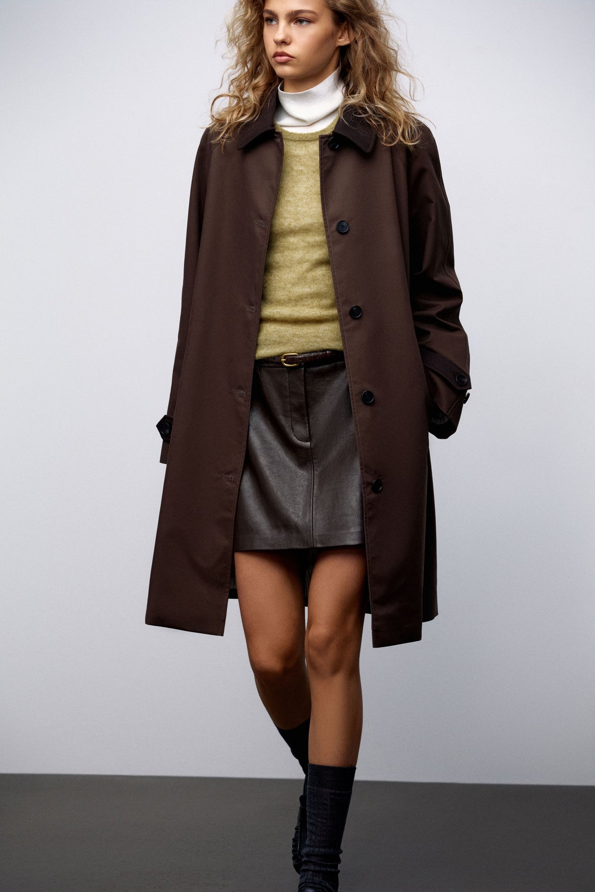 DARK BROWN