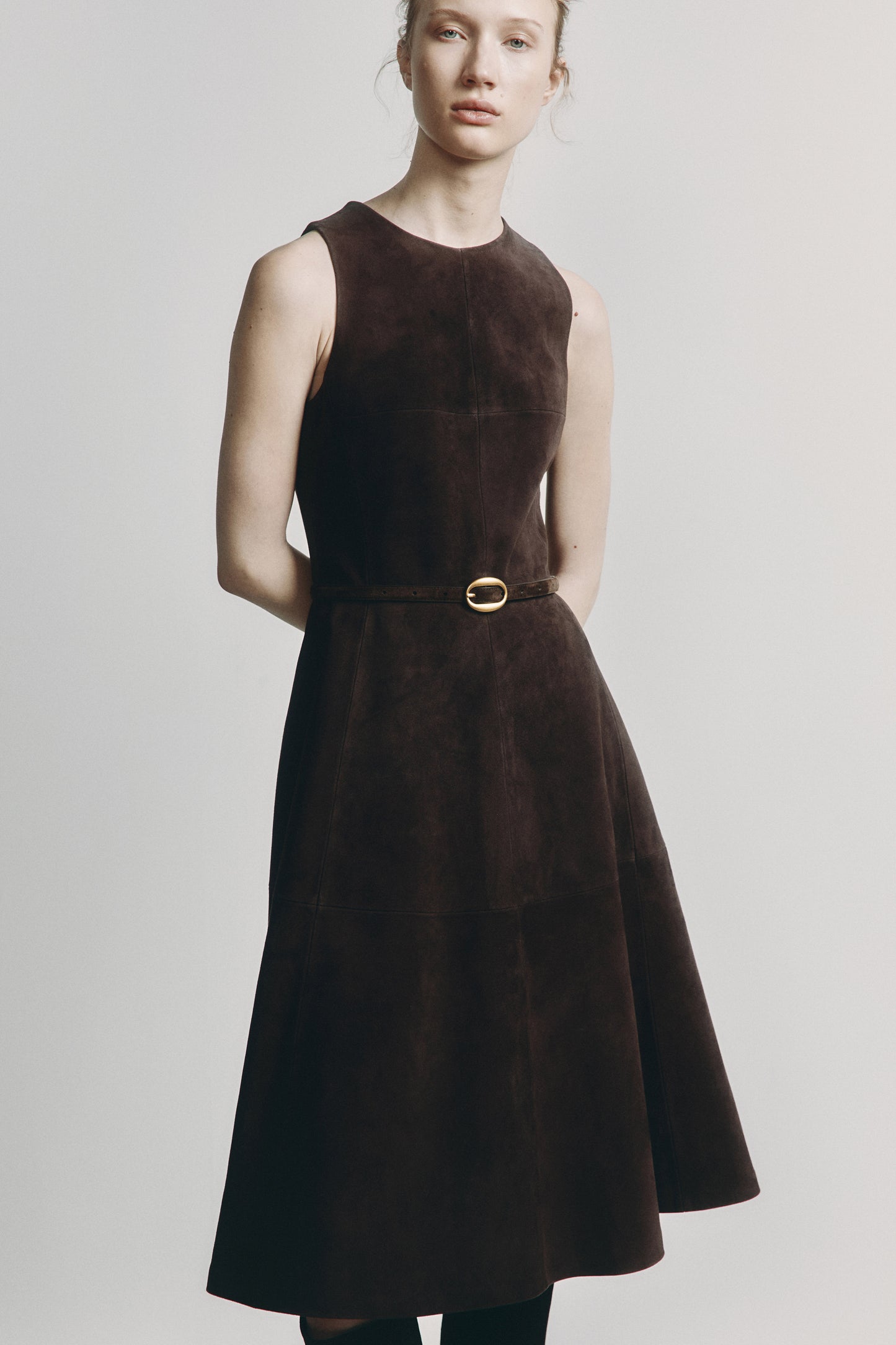 DARK BROWN