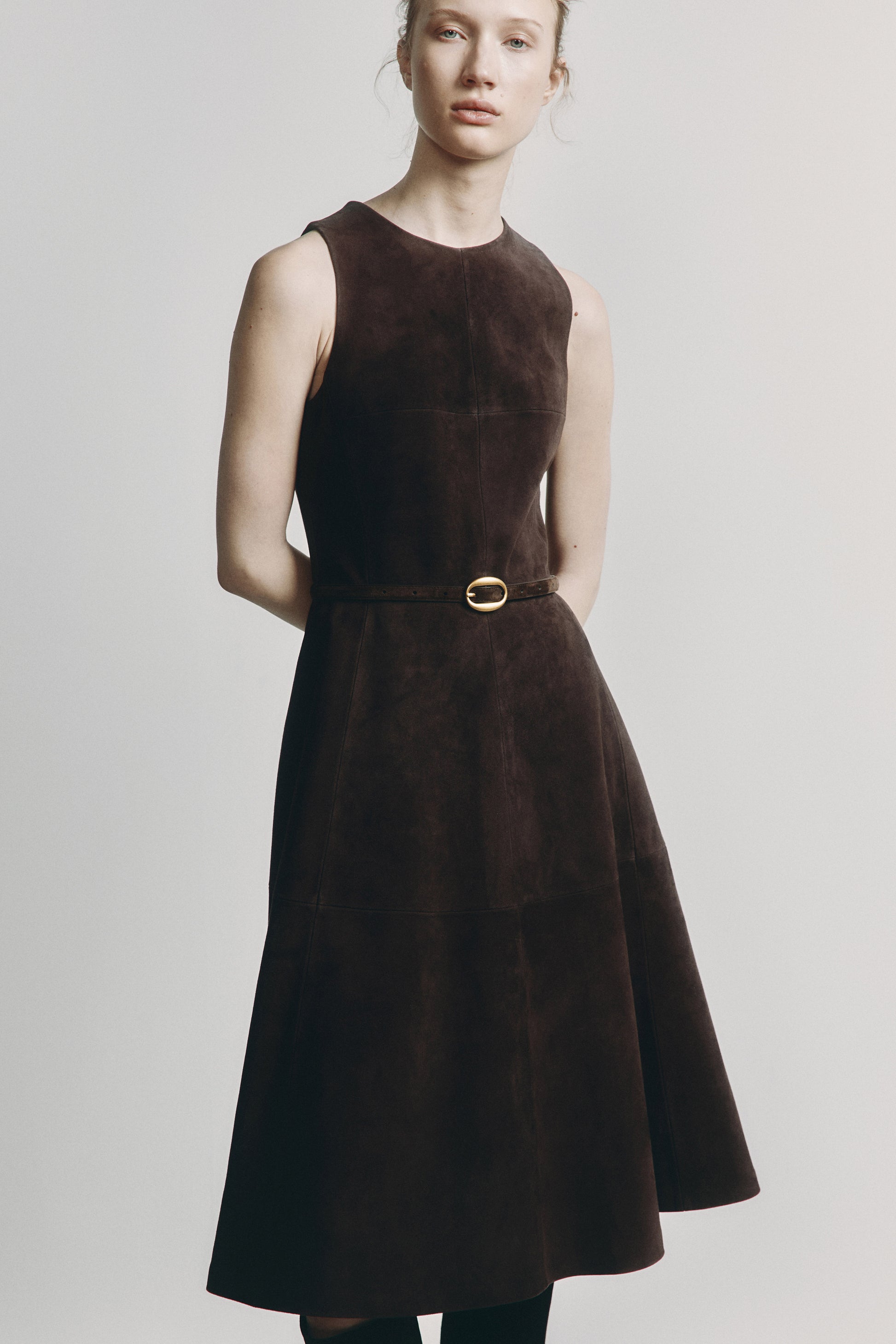 DARK BROWN