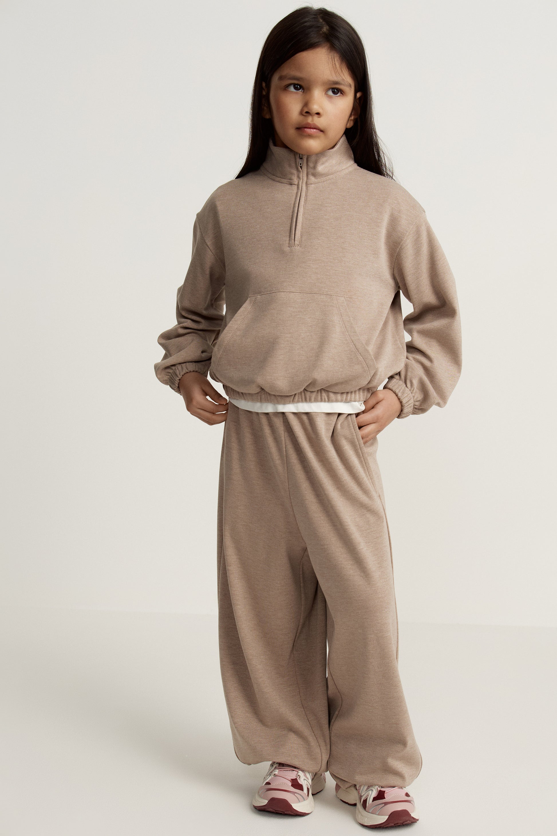 GREY BEIGE