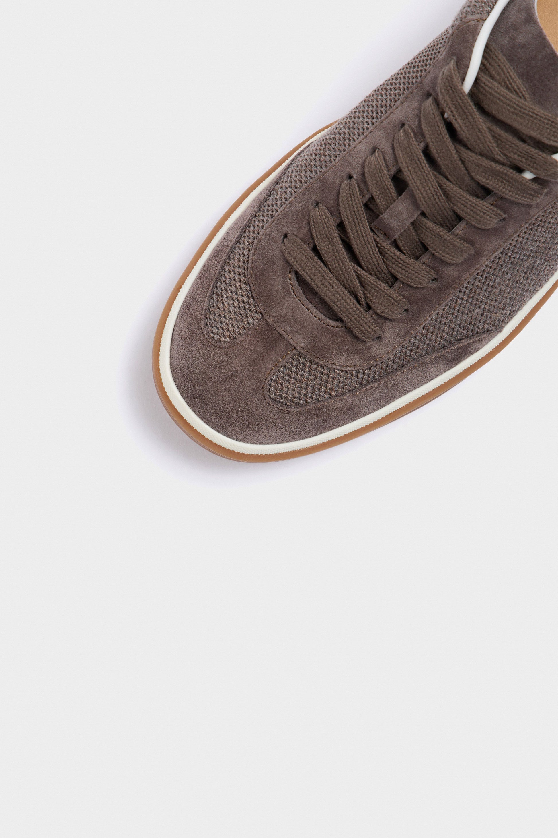 GRAY BROWN