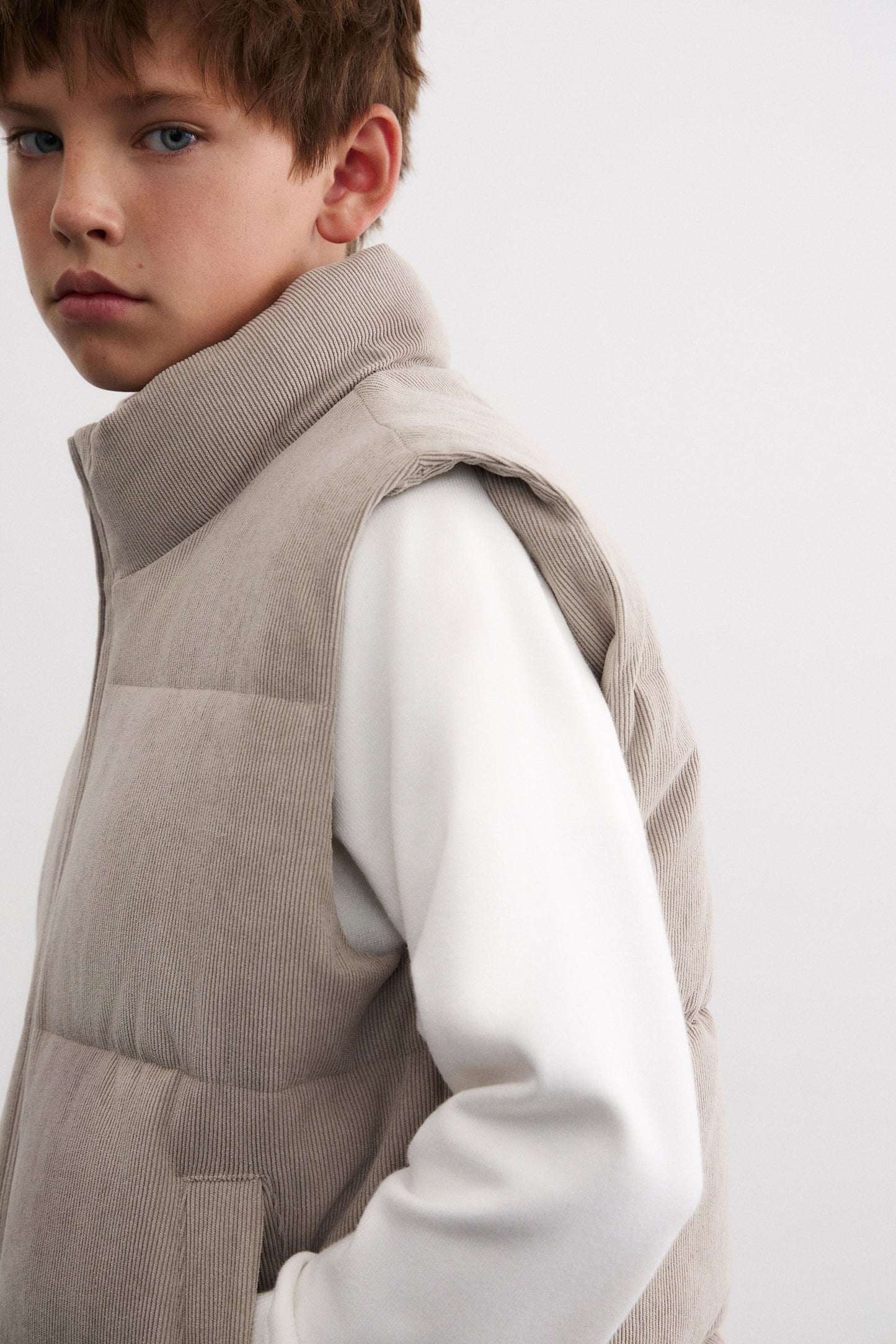 GREY BEIGE