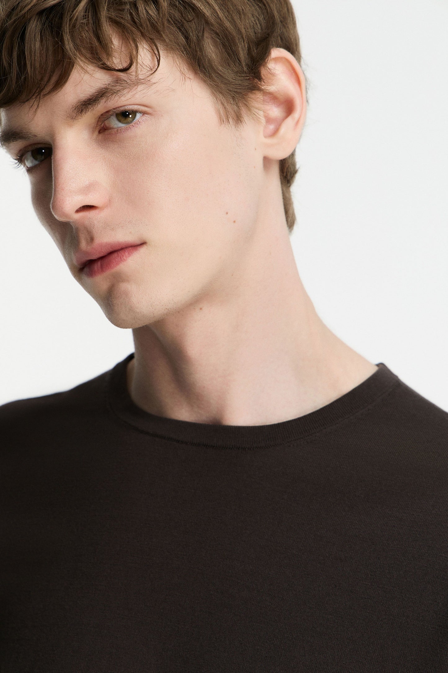 DARK BROWN