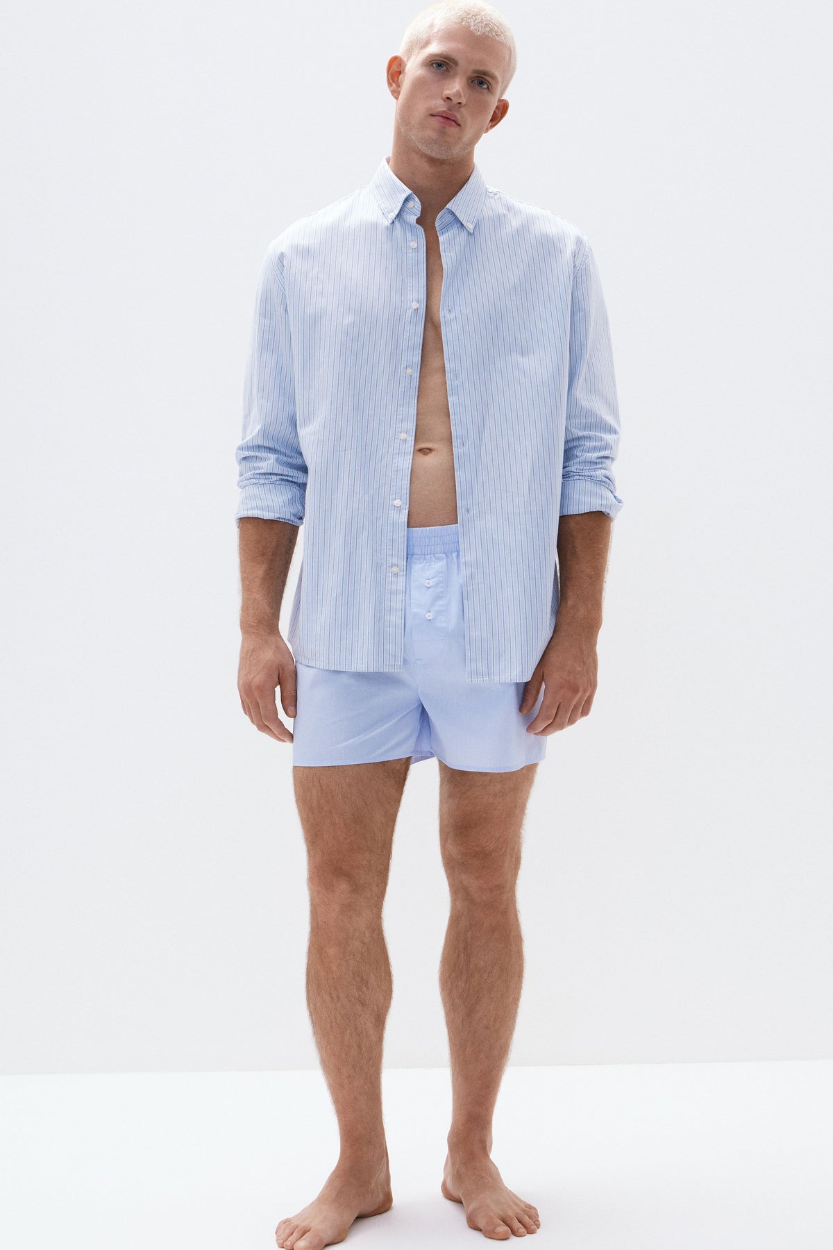 LIGHT BLUE/WHITE