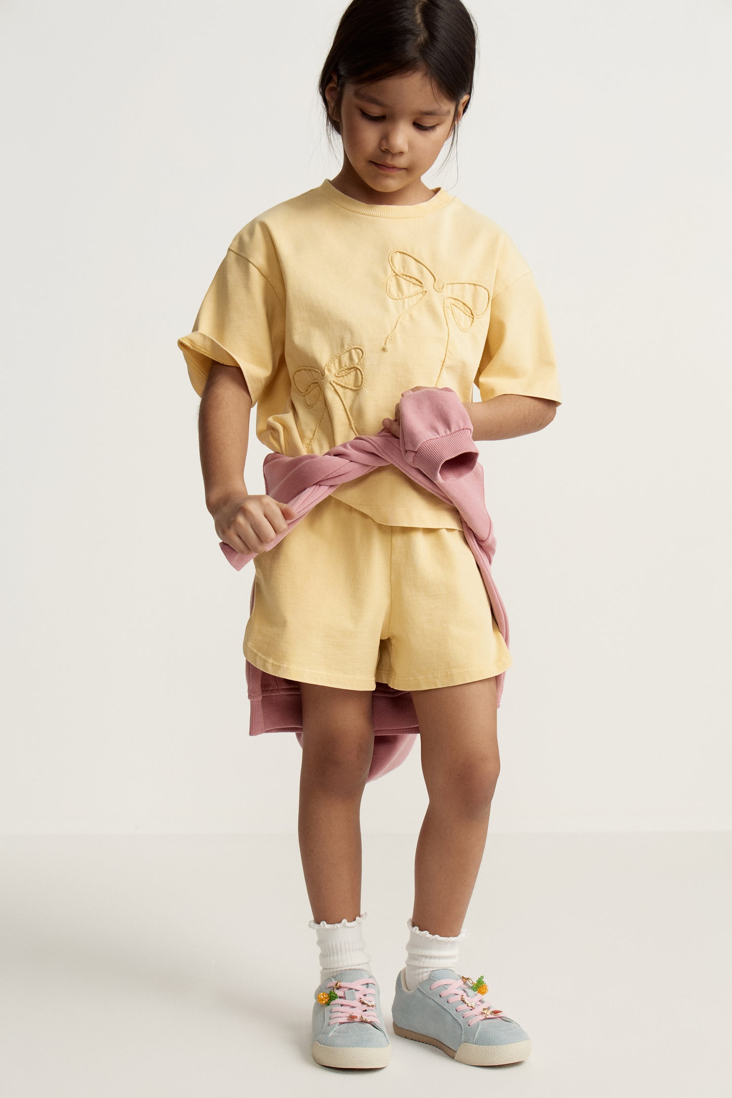 LIGHT YELLOW