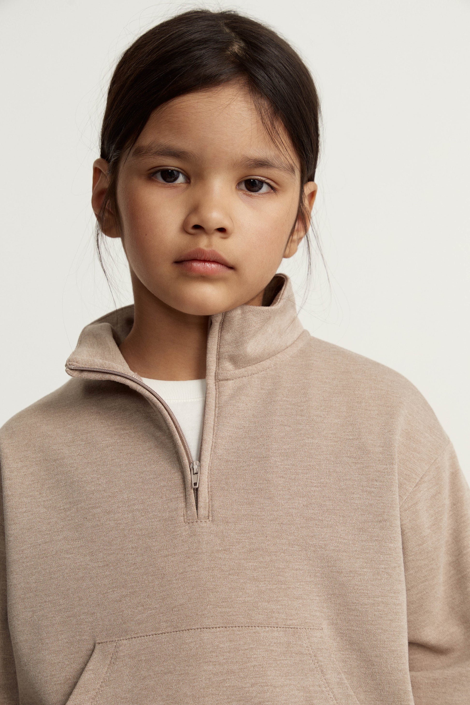 GREY BEIGE