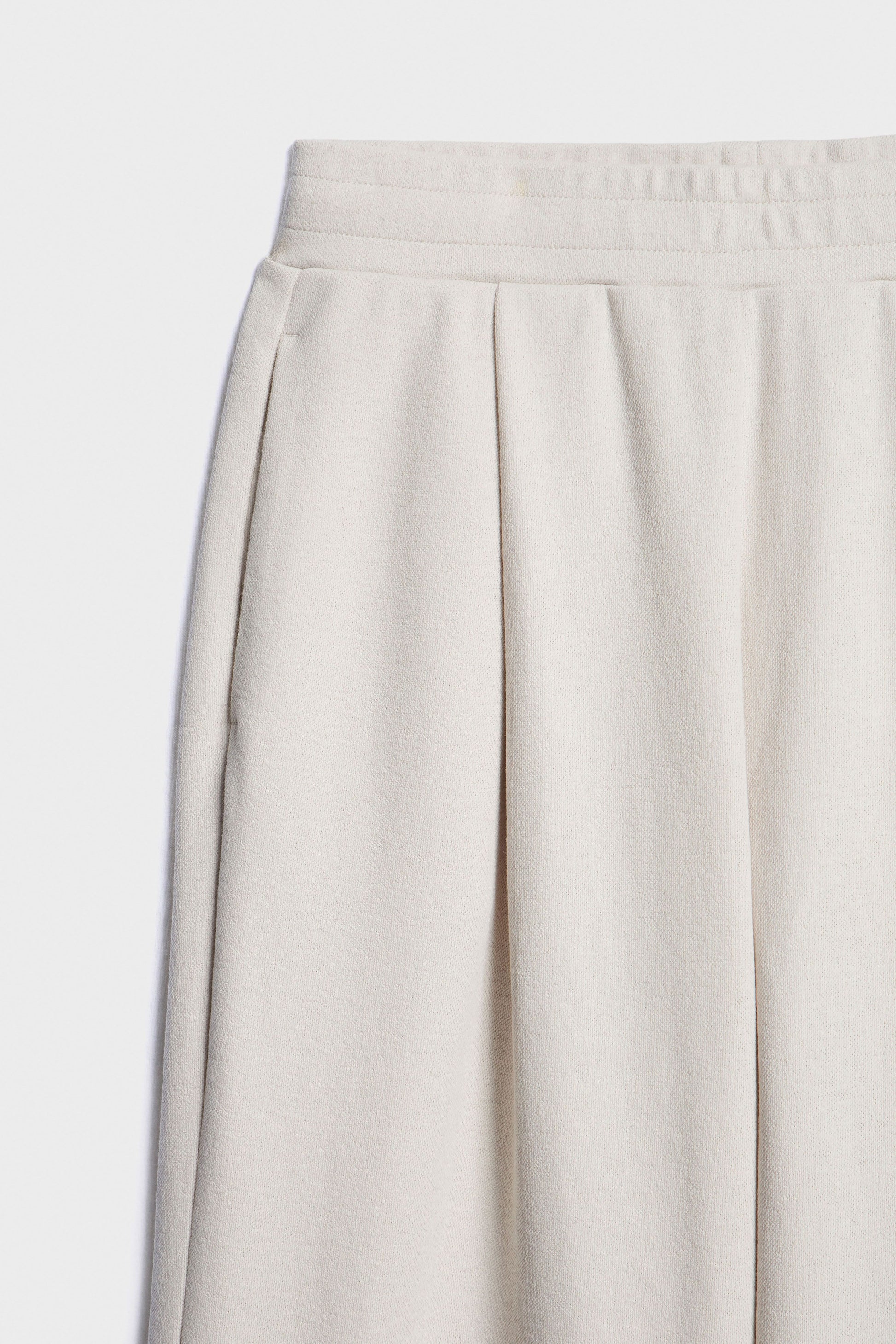 POWDER BEIGE