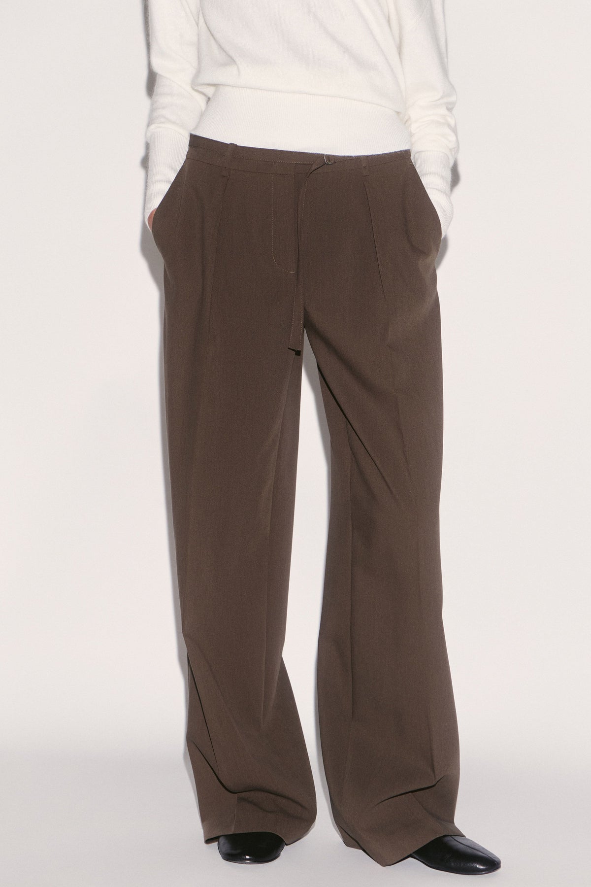 DARK BROWN
