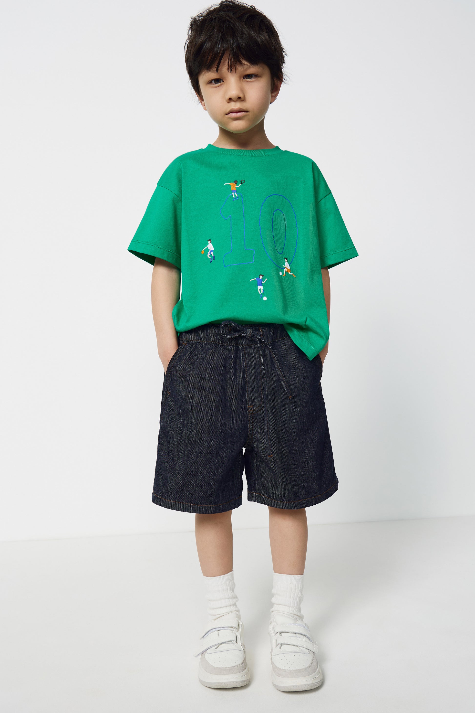 BRIGHT GREEN