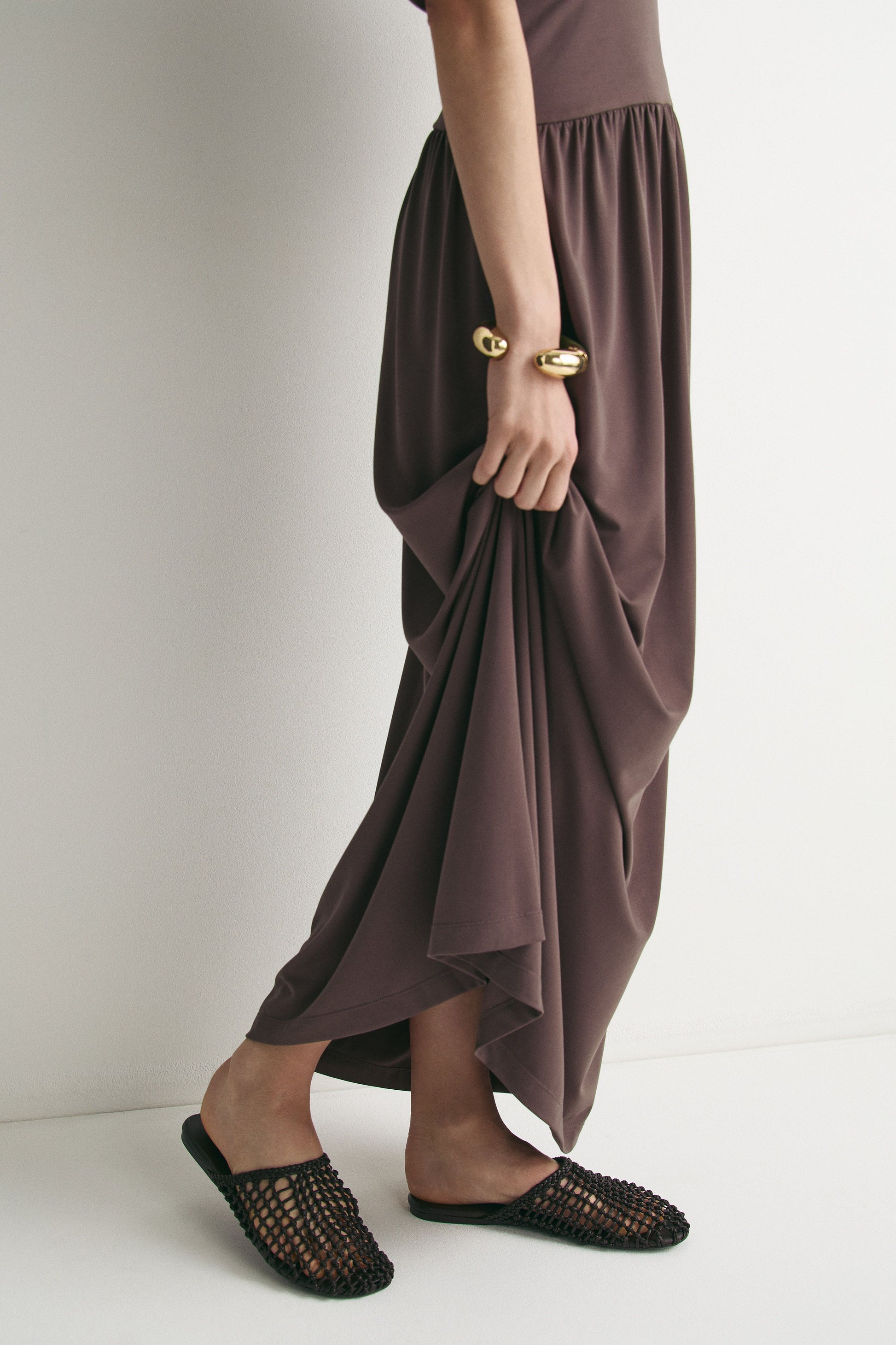 DARK BROWN