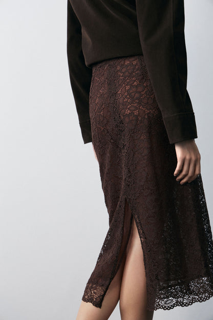 DARK BROWN