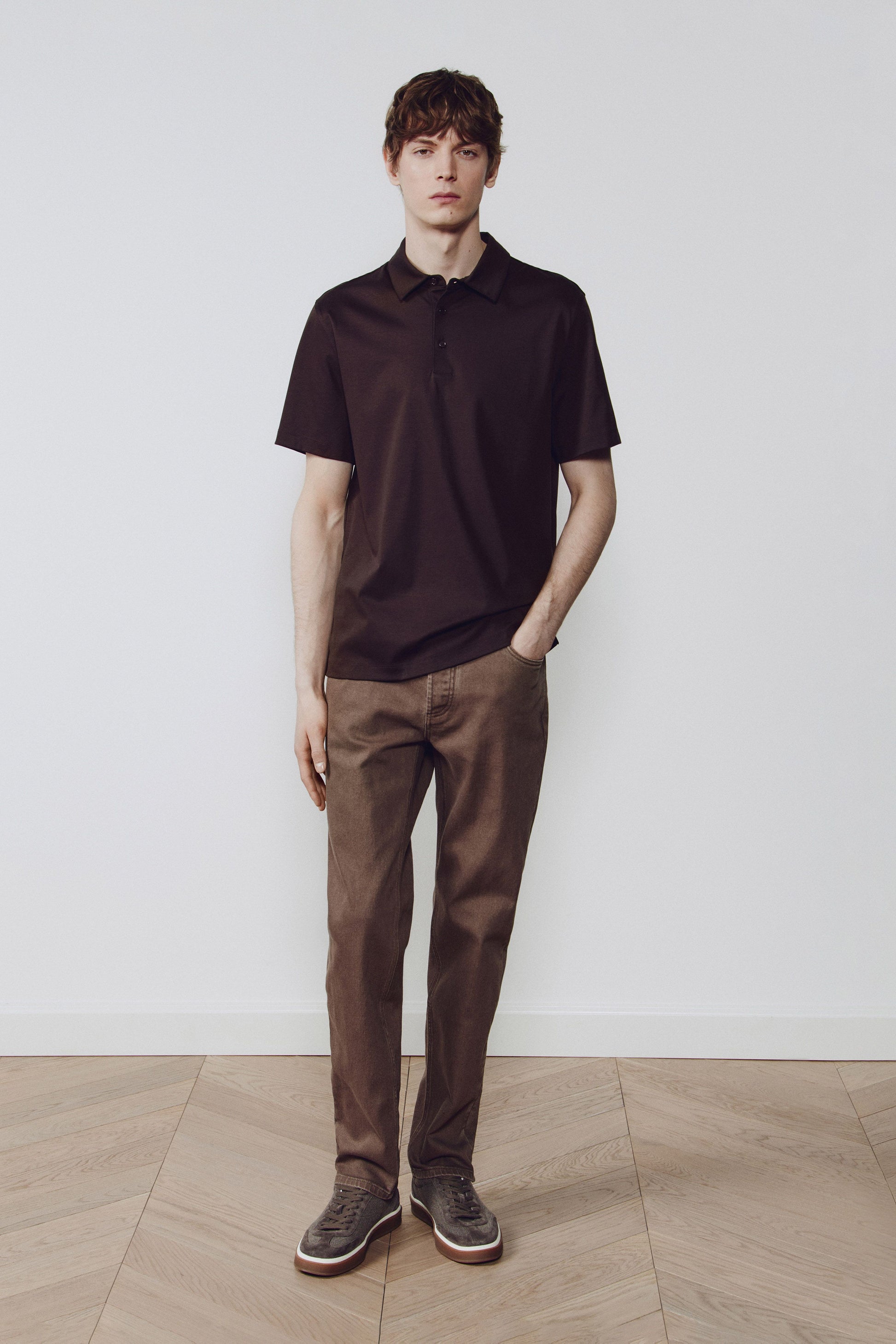 DARK BROWN