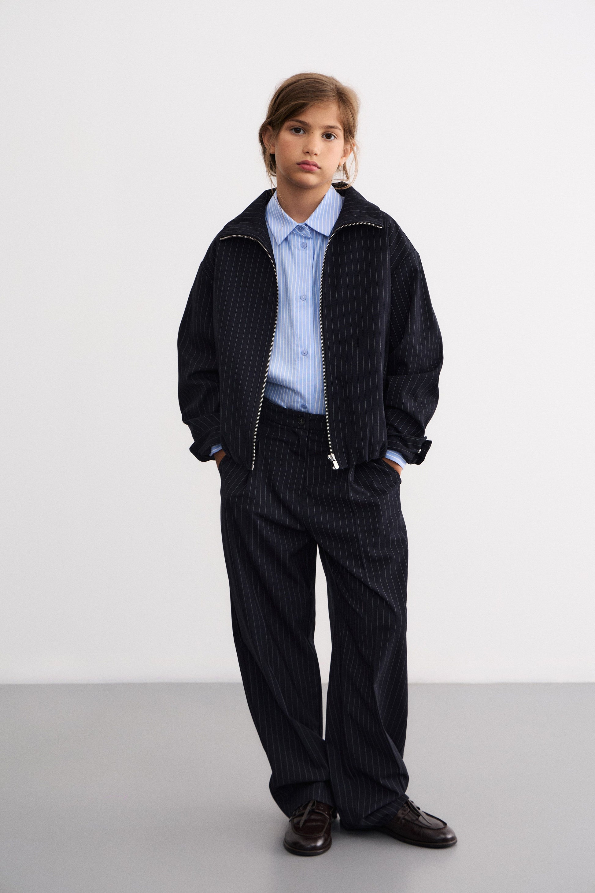 DARK BLUE/WHITE