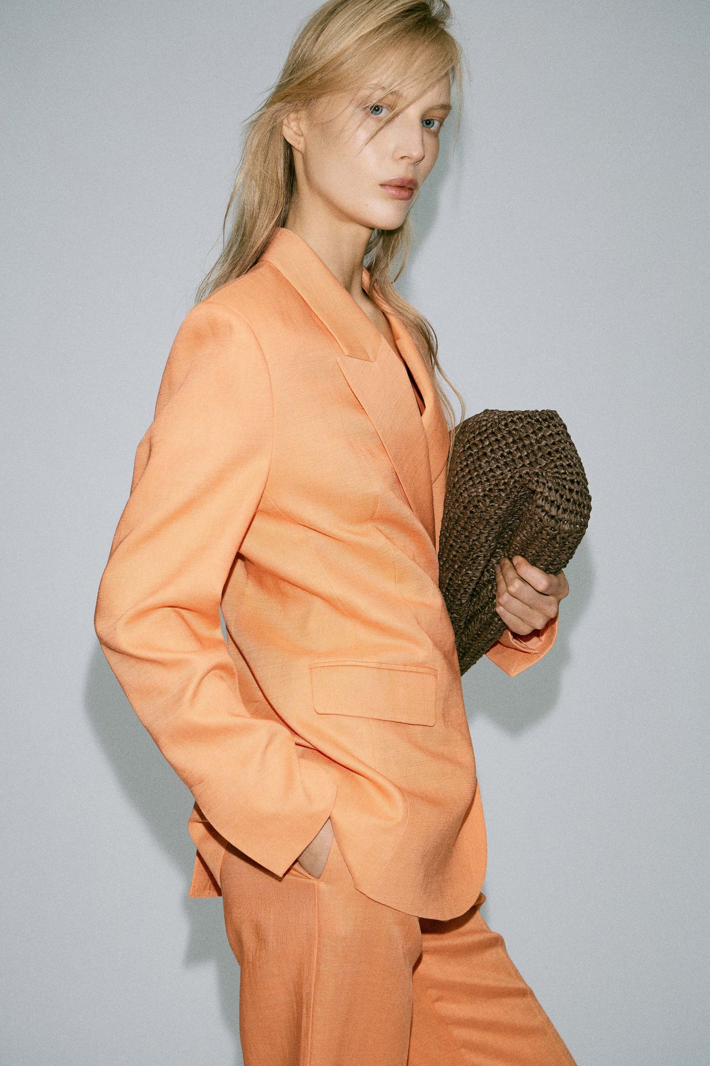 LIGHT PEACH